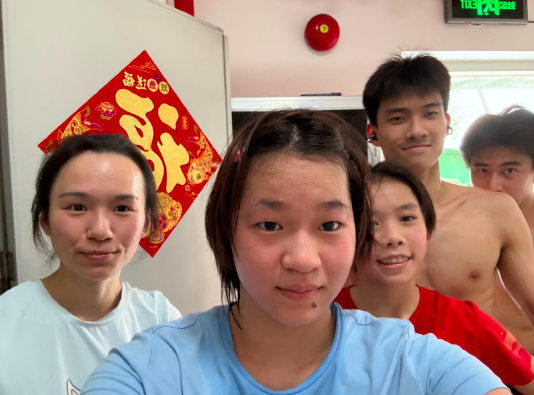 内社媒, 放弃, 按照教练的